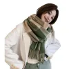 Green checkered scarf for women, warm in autumn and winter, pure cotton, simple, versatile and fashionable accessory Item Picture